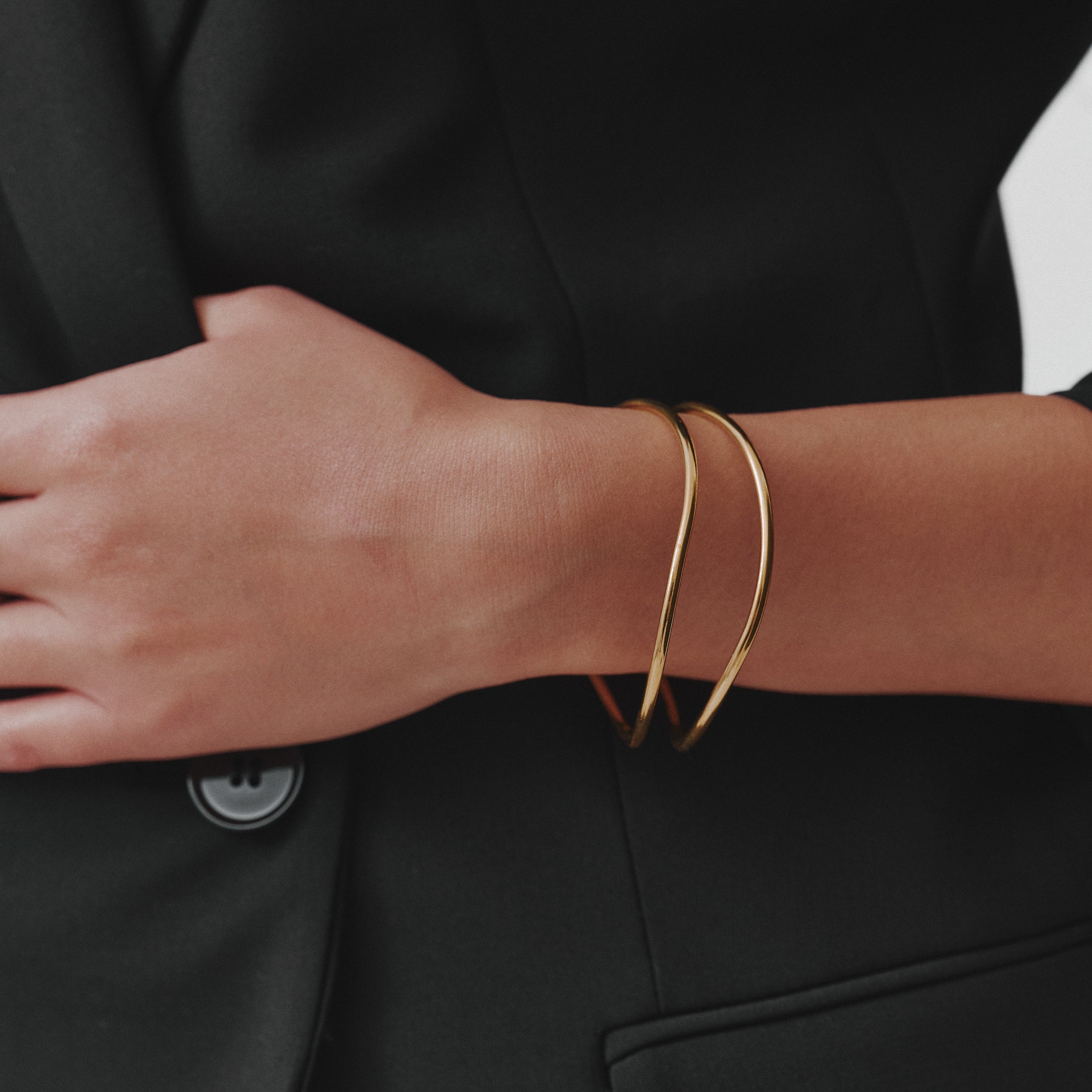 18K GOLD ADJUSTABLE WAVE BRACELET